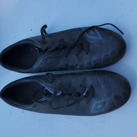 boys soccer cleats size 4